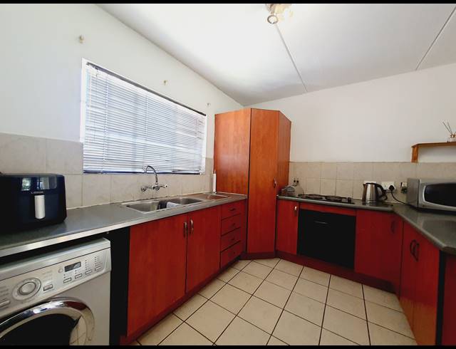 3 BEDROOM APARTMENT RENTED IN HALFWAY GARDENS